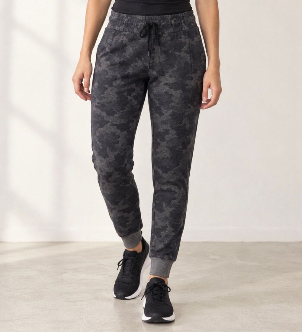 Kyodan Petite Small Gray Camo Jogger Pants